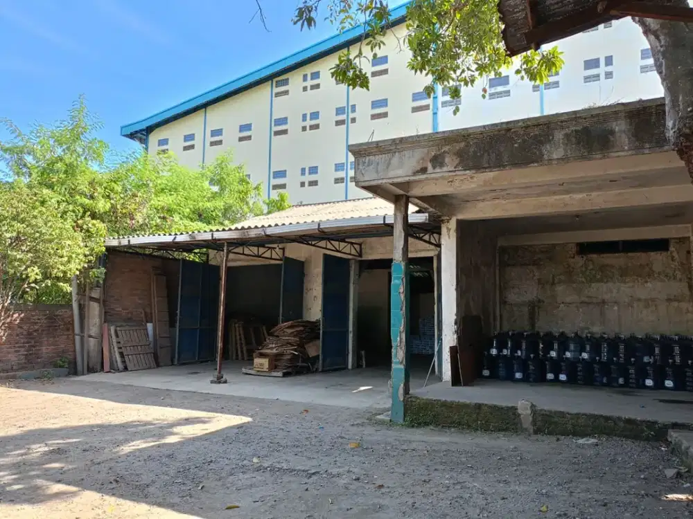 Disewa / Jual Gudang + Tanah Nol jalan raya, sangat strategis di Lingkar Timur