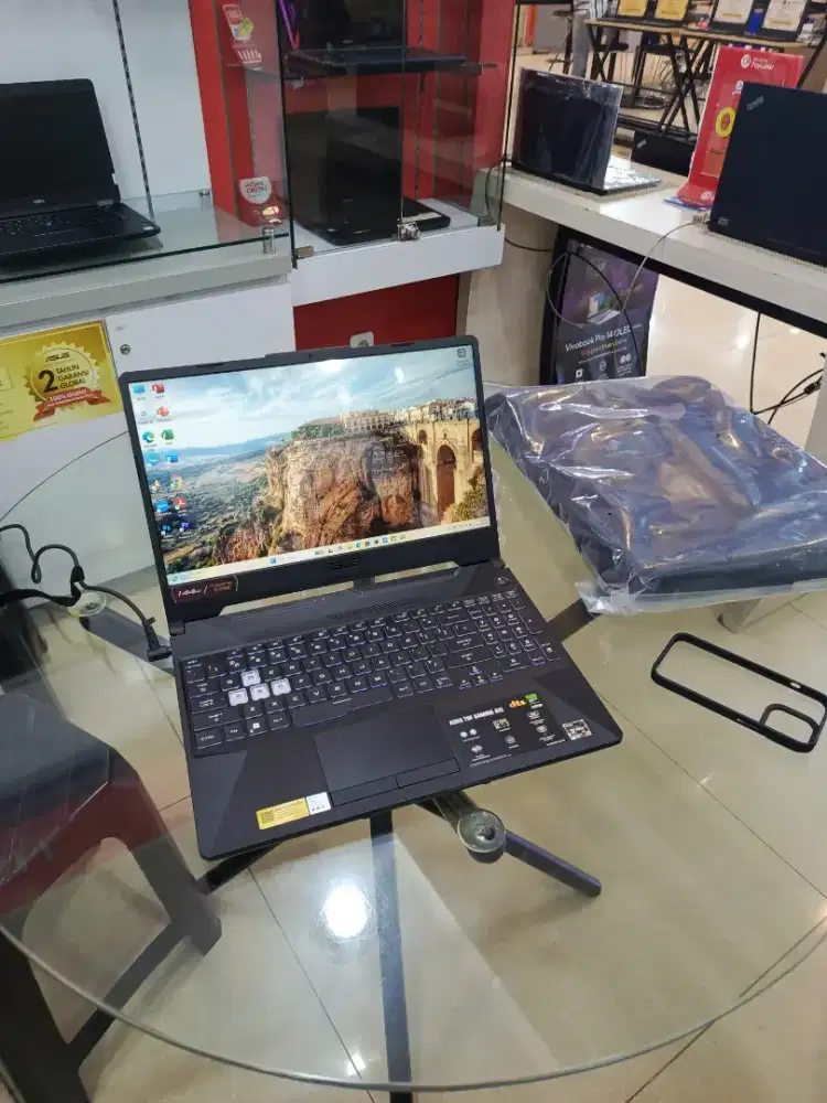 Jual laptop baru garansi resmi, cash kredit tuker tambah laptop bisa.