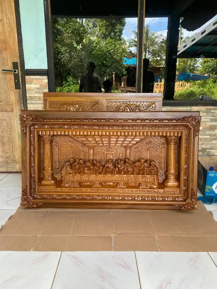 Ukiran perjamuan kudus kayu jati