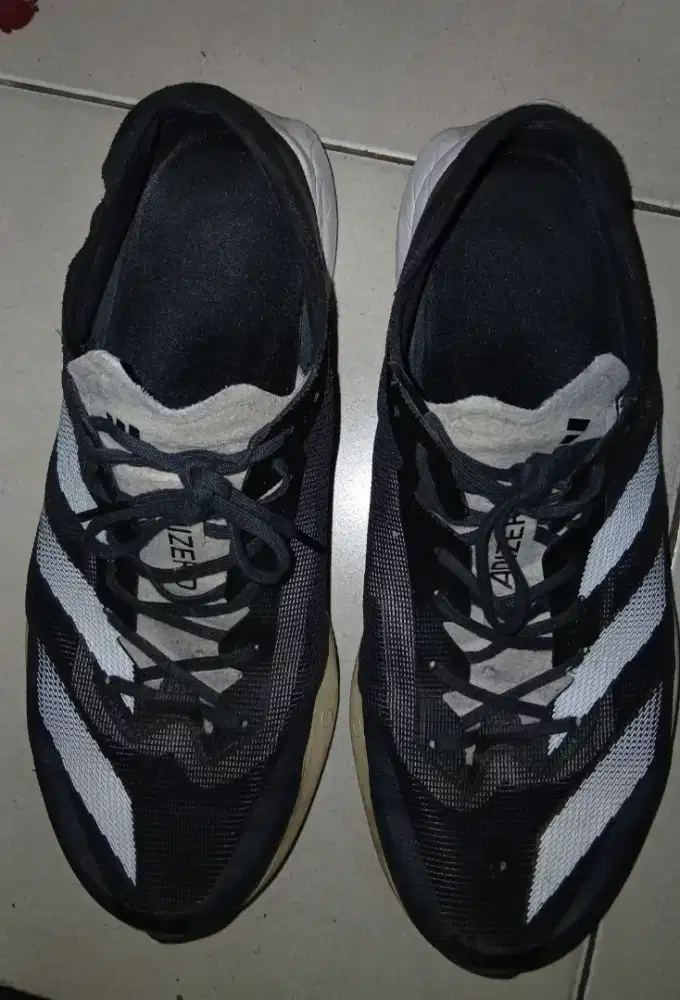 Sepatu Olahraga Adidas Adizero Adios 8
Size 44
