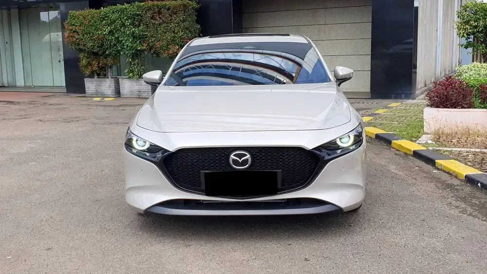 Mazda 3 Mazda3 Hatchback HB 2.0 Skyactiv 2024 NIK 2023 Like New Low Km
