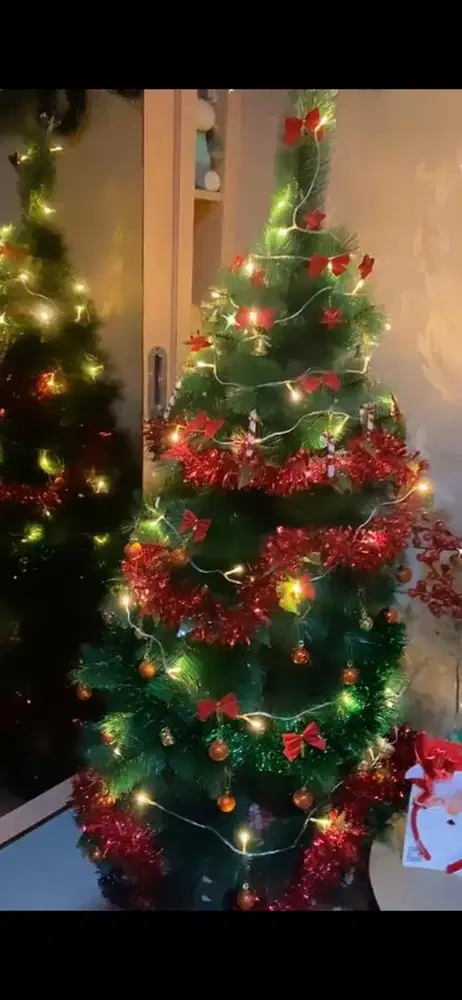 Pohon Natal daun premium