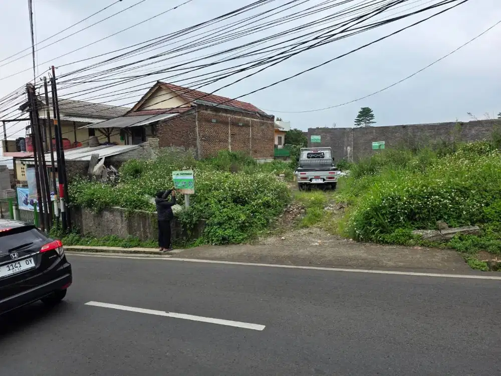 Tanah Strategis Pinggir Jalan Raya Cisarua – 302 m² SHM