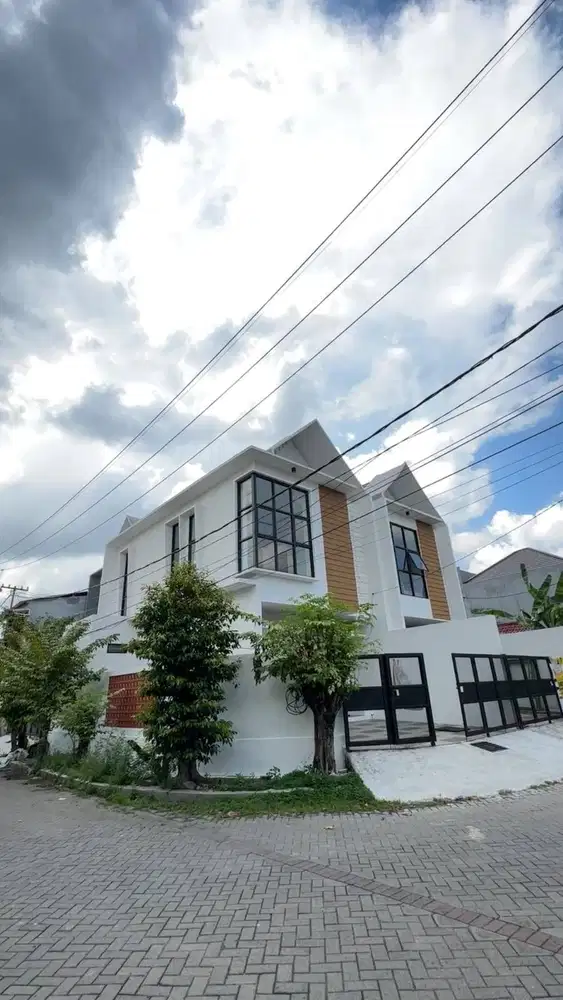 DIJUAL 2 RUMAH BARU DARMO HARAPAN INDAH GRANIT TILE, TOTO SHM