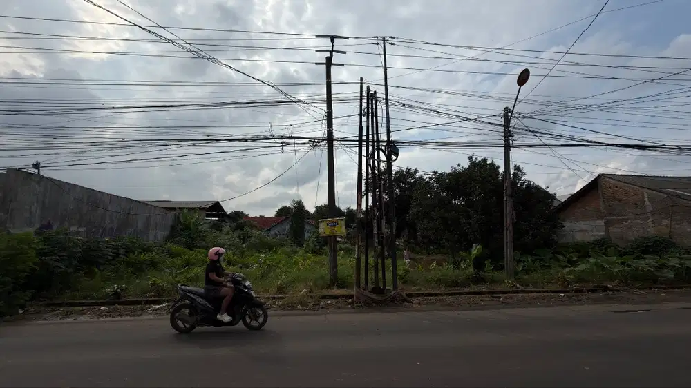 For Sales. Dijual. Tanah 970m2, Strategis, pinggir jalan, 1Km dari Tol