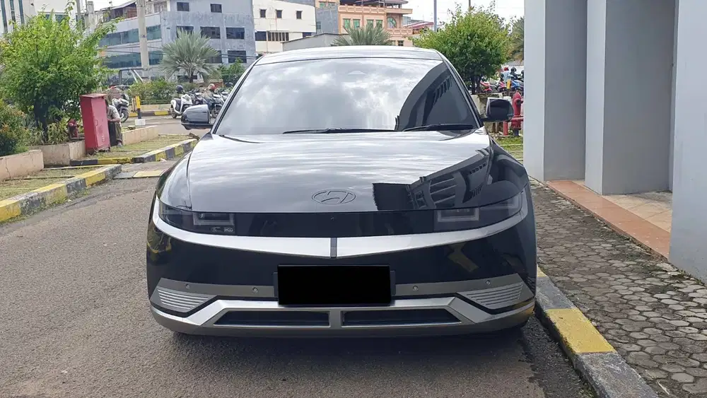 Hyundai Ioniq 5 EV Long Range Signature AT Hitam 2023 Like New Low KM