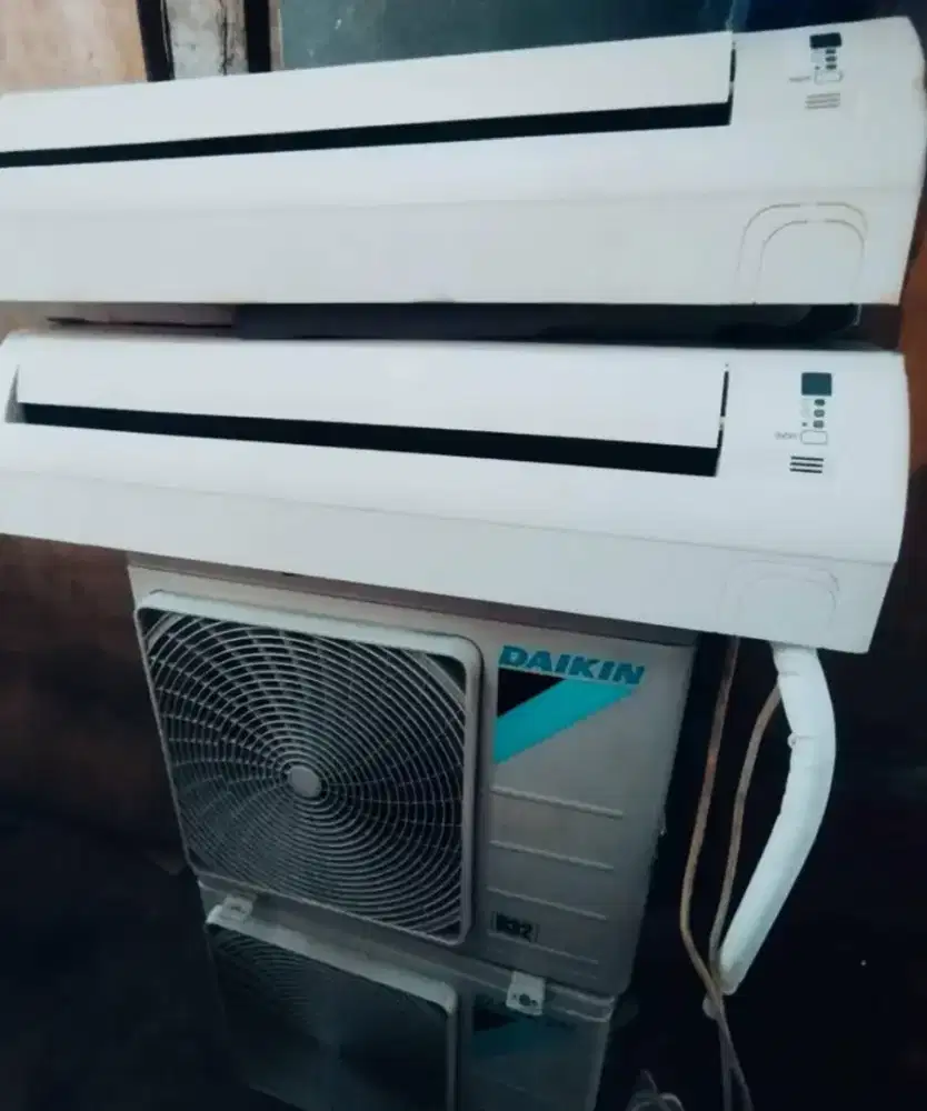 Jual ac daikin 1 pk masih ori dan sangat dingin