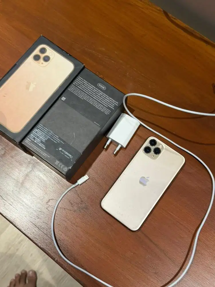 iPhone 11 pro 64GB Gold