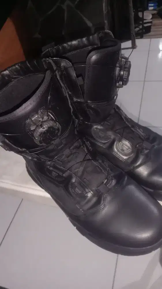 sepatu pdl tali putar