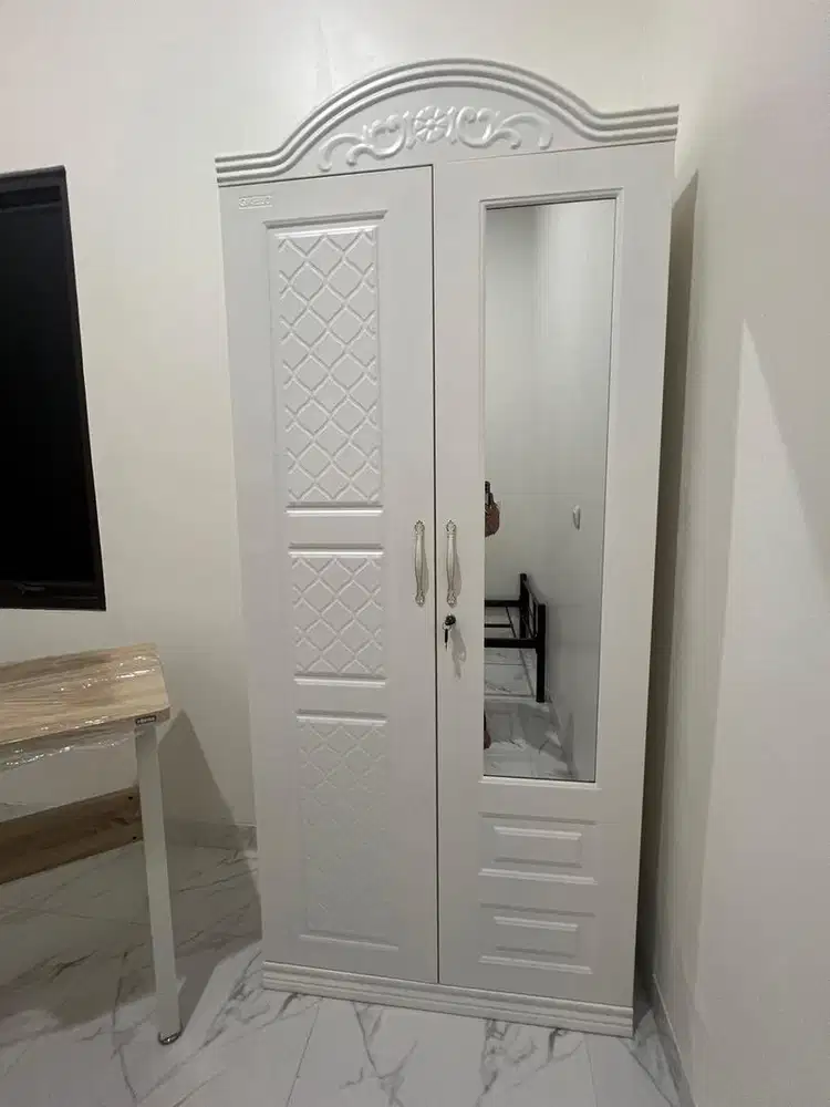 Lemari 2 Pintu Besi (Anti Rayap)