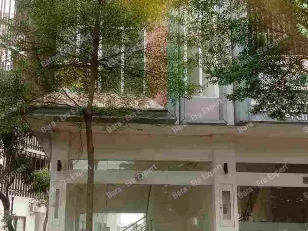 disewakan ruko 4 lantai posisi hoek strategis di boulevard JGC