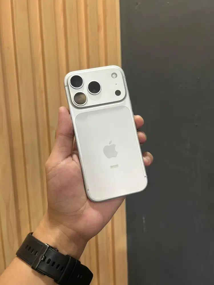 iPhone 17 pro 256 silver iBox