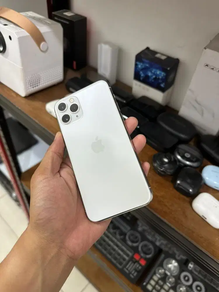 Iphone 11 64gb bh 86% inter all operator mulus lengkap