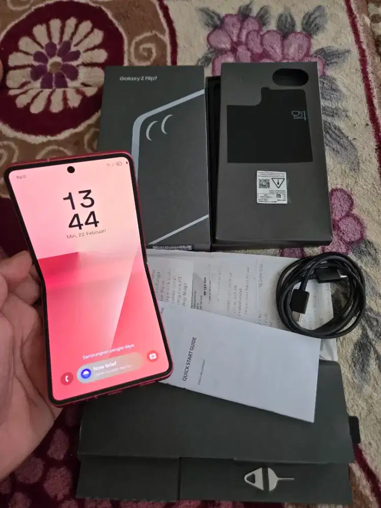samsung Z Flip 7 ram 12/512gb garansi 08-08-2026 resmi sein,ful ori