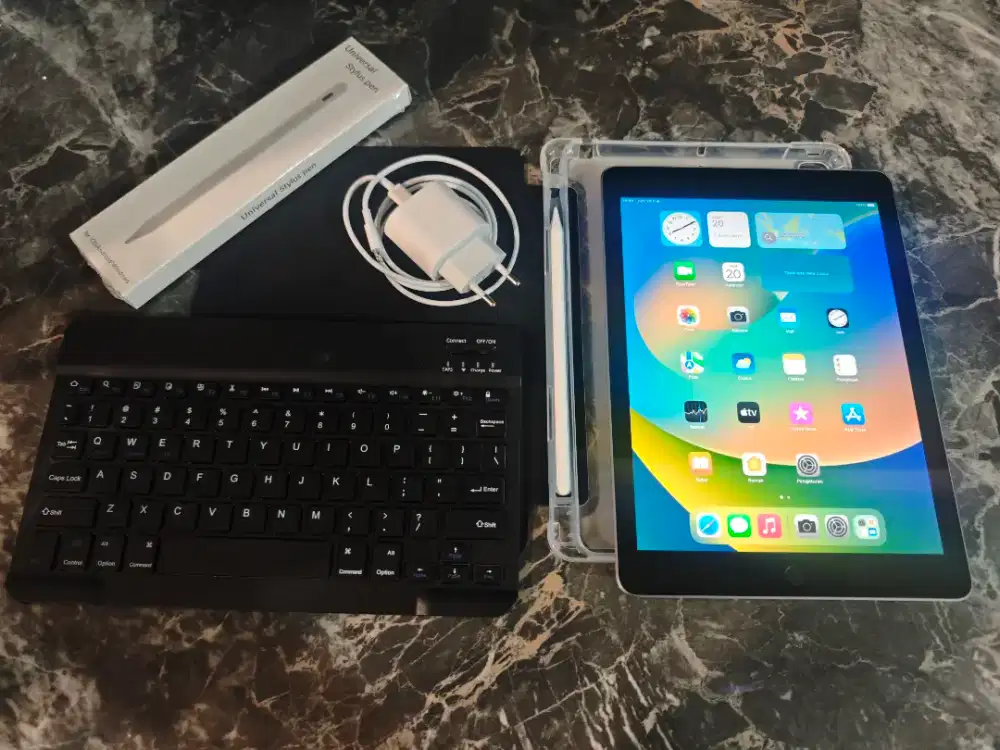 IPAD 5 32GB WIFI GOOD CONDITION