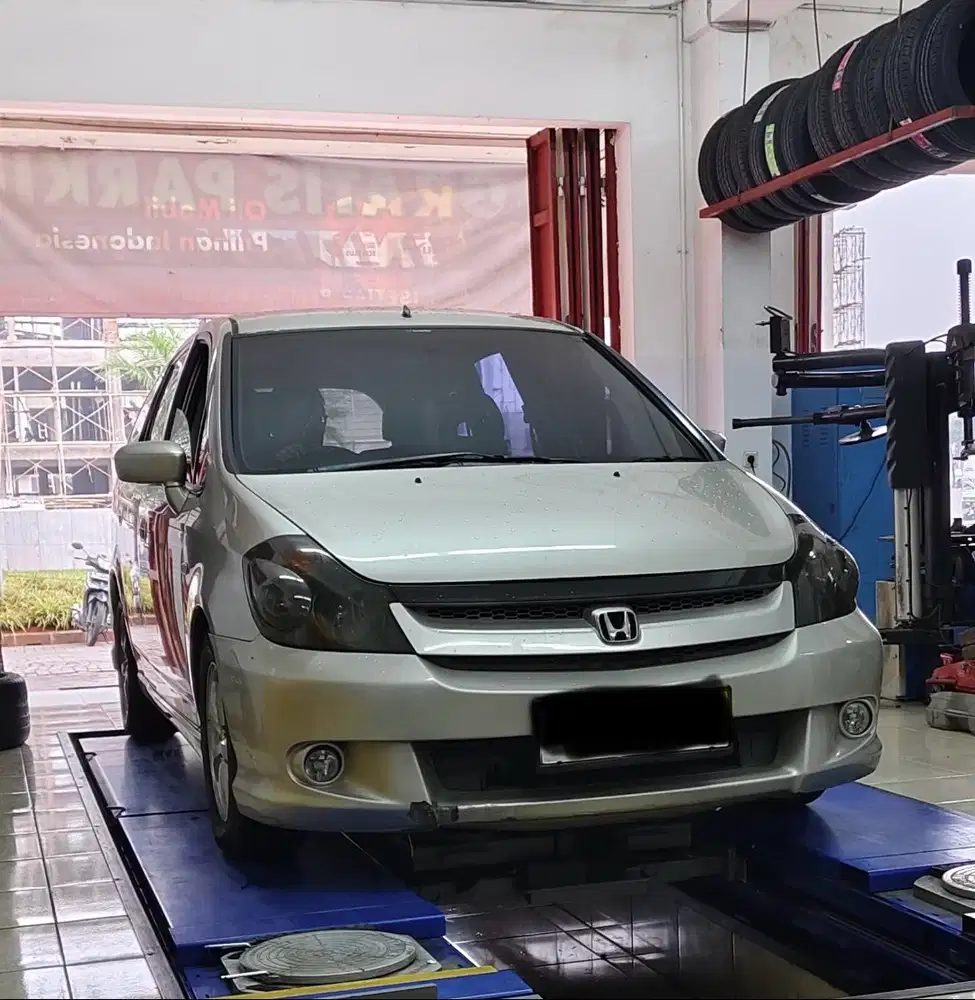Honda stream 2.0 2005