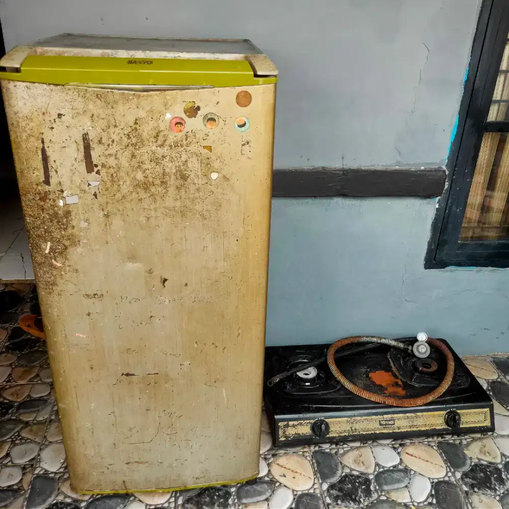 Kulkas Sanyo 1 pintu+kompor rinai 2 tungku