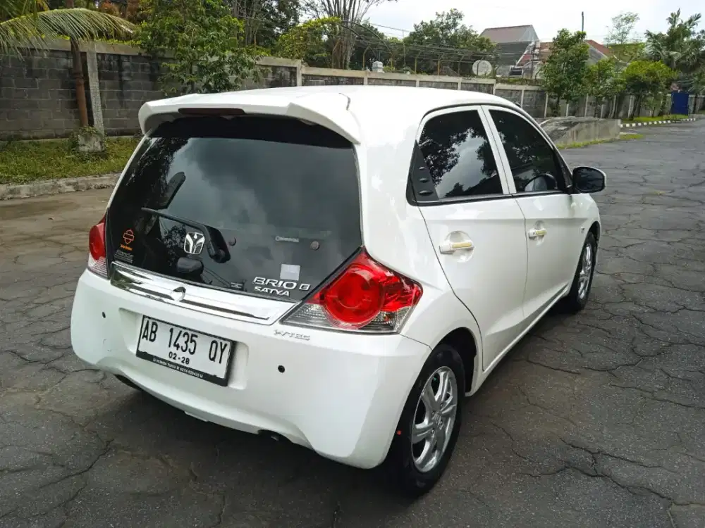 Di jual Honda Brio E metik plat ab