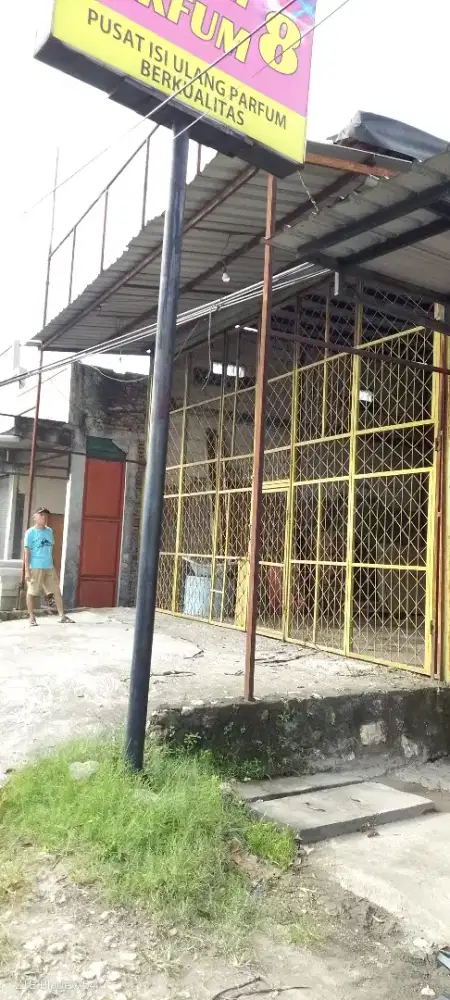 Dijual bangunan gudang toko material,di jln raya kota besar gubug-pwd.