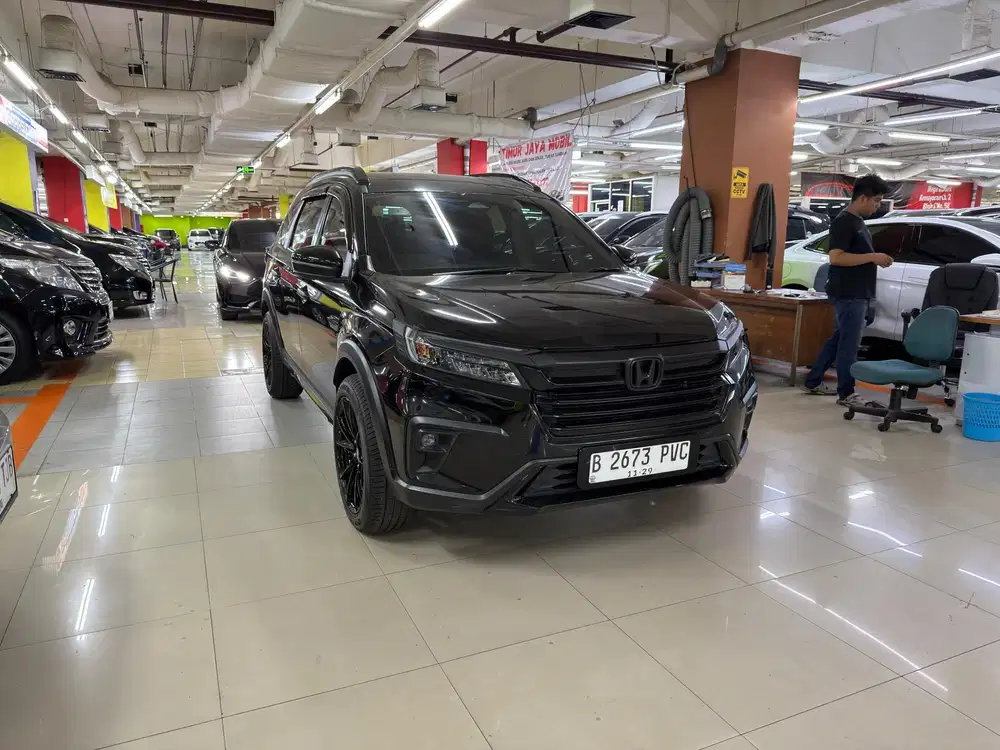 Honda BR-V Prestige 2023 km 16 ribu