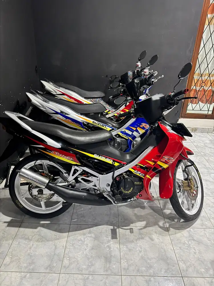 Suzuki satria hiu 120R Lscm merah hitam modif hedon 2004,mantap