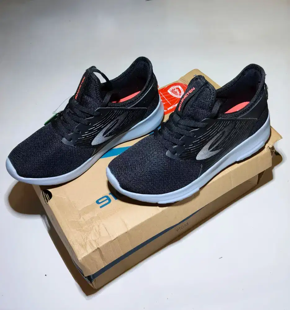 910 Nineten Kiva Black