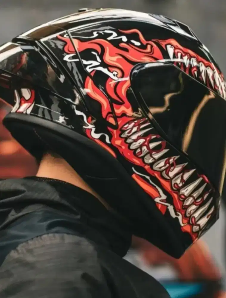 Helm full Face ZeusZS826 BK30 Black/Red Helm Fullface Flat Visor