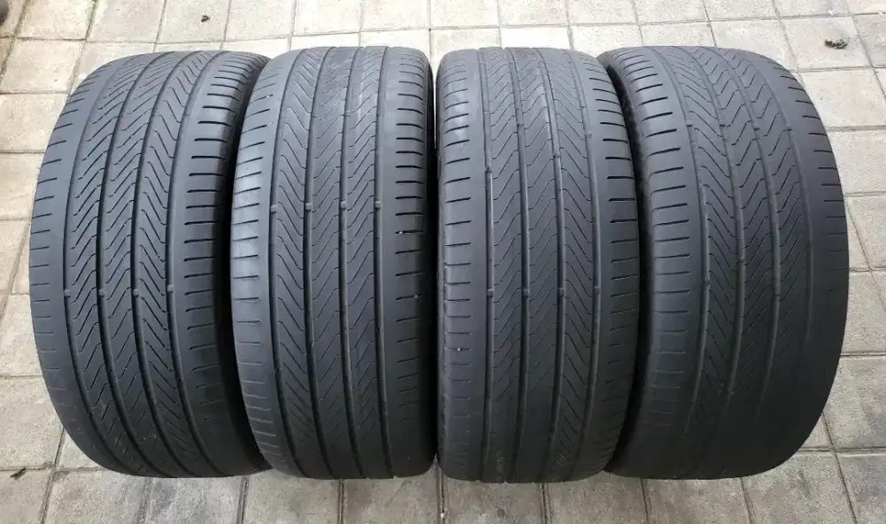 Ban 21 Inch Continental Premium Contact C 285/45 R21 Second 4pcs