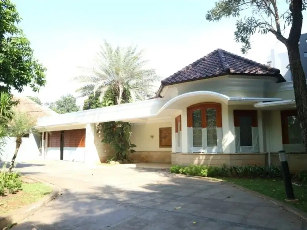 Disewa Rumah Menteng jln Situbondo 2Lt Uk880m² Full furnished at Jakarta Pusat