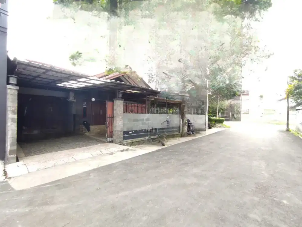 Jual Rumah Asri Terawat  Hoek Turangga belakang Horizon