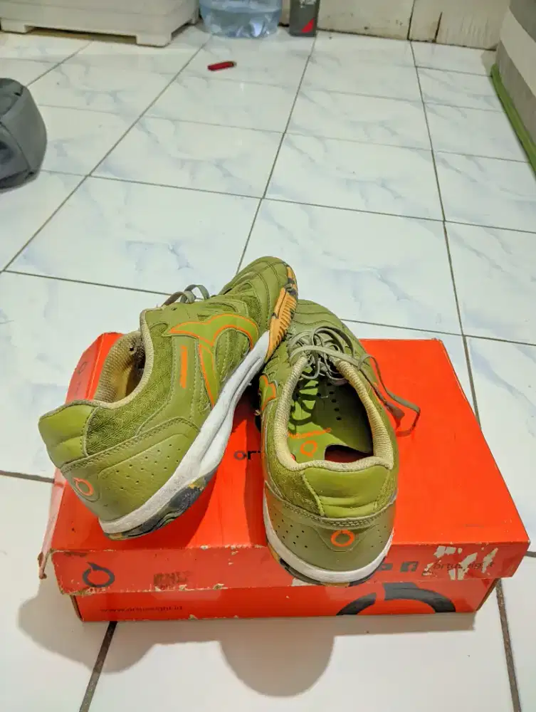 Edisi mao pensiun jual sepatu futsal ori jogosala dan calci ukuran 42