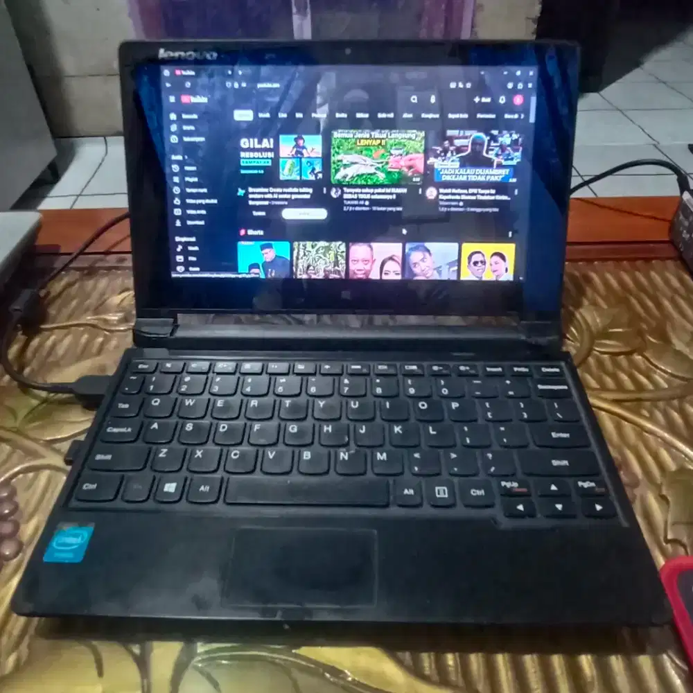 Lenovo ideapad flax10 layar sentuh