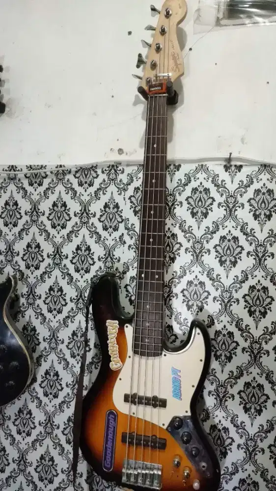 Squier Affinity Jazz Bass 5 Strings Made in China