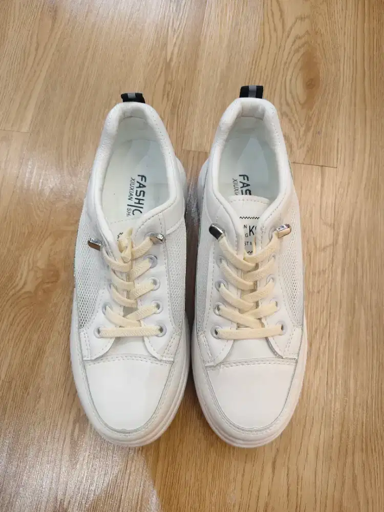 SNEAKER FASHION NYAMAN SIZE 37