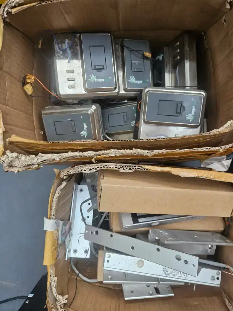 Finger spot ada 17 set  bekas toko