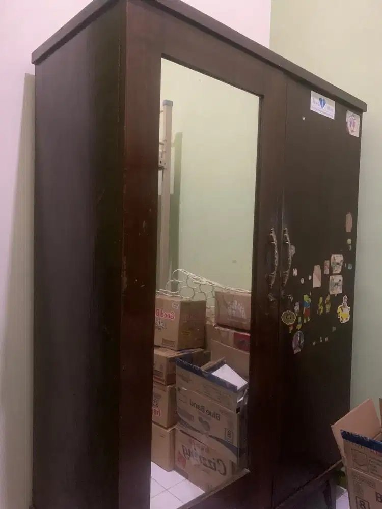 Lemari Jati 90% Murni Kayu Jati Terawat. Jual cepat mau pindah