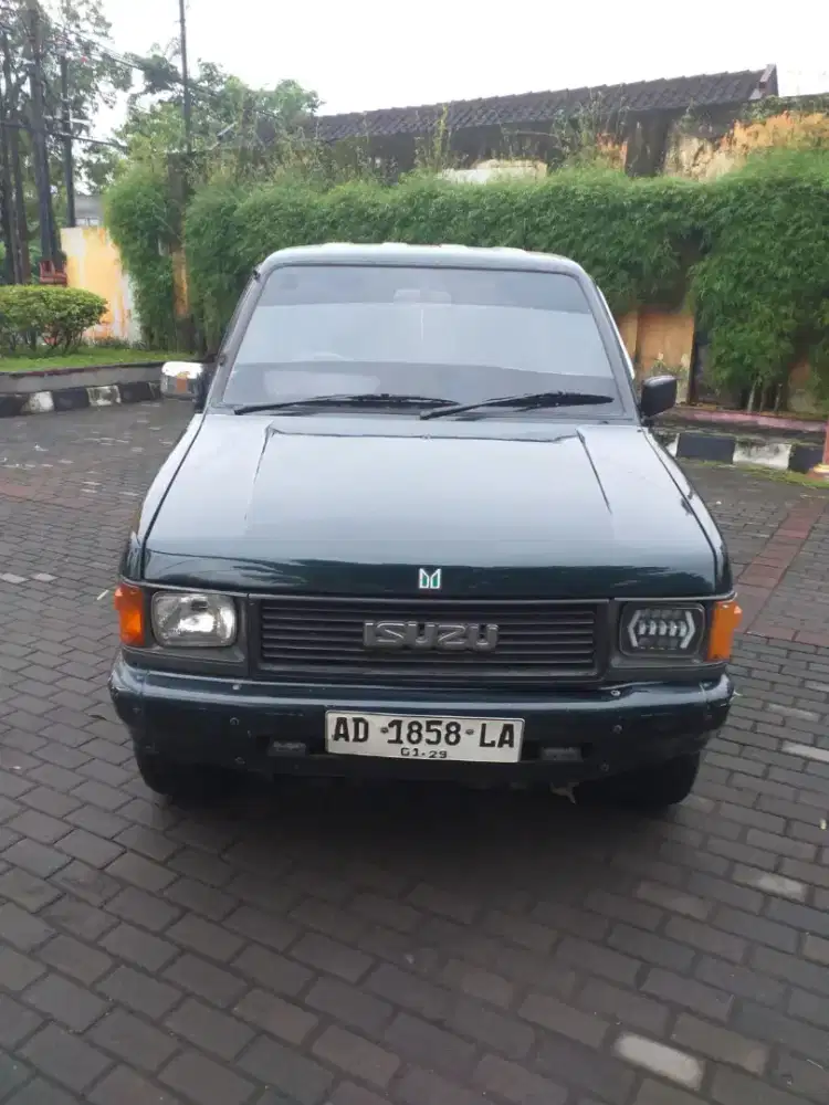 Dijual Isuzu panther istimewa