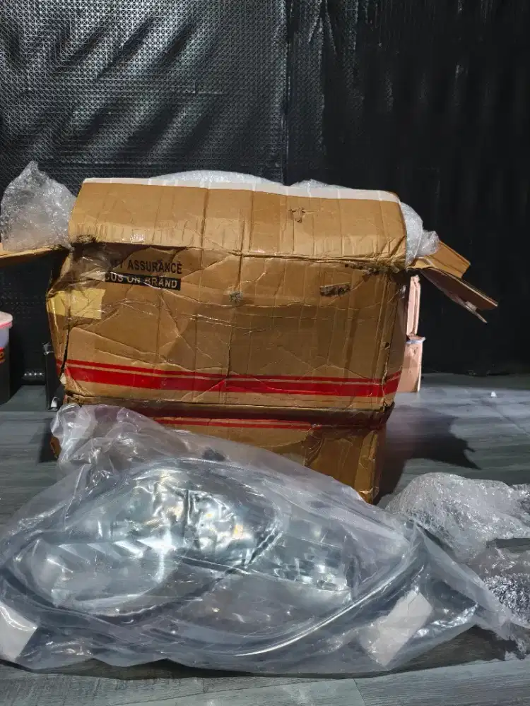 headlamp / lampu depan toyota yaris