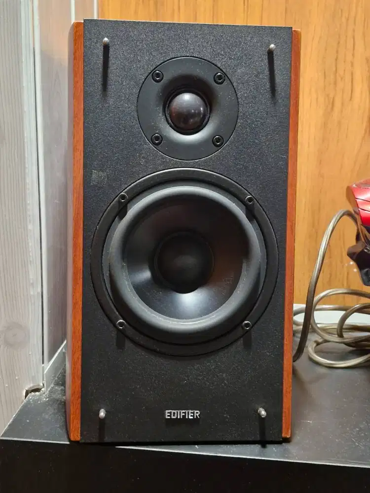 FOR SALE – Edifier R2000DB (Preloved – Like New Condition)