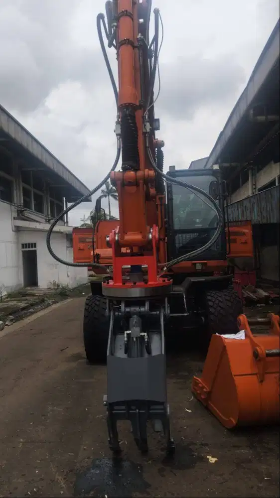 Hydraulic Grapple Dongyang DYB 07 (20 Ton)