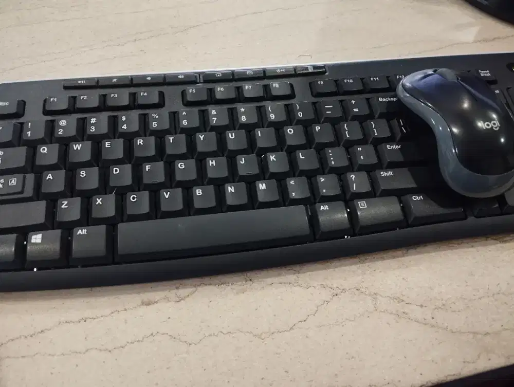 Keyboard dan Mouse Logi