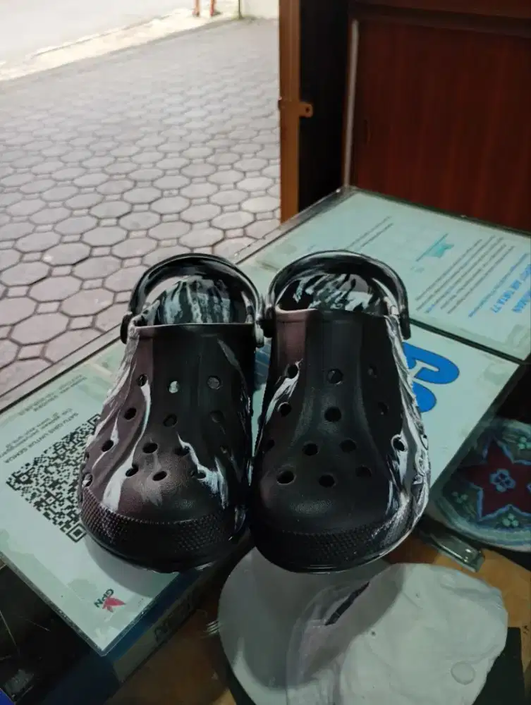 Crocs Classic Marble Size 42/43