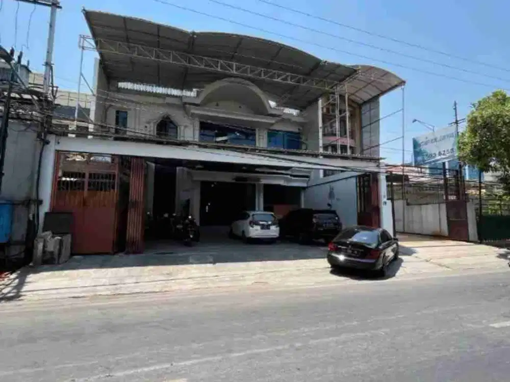 Rumah Tinggal Cantik Pool
Lokasi Gubeng Surabaya