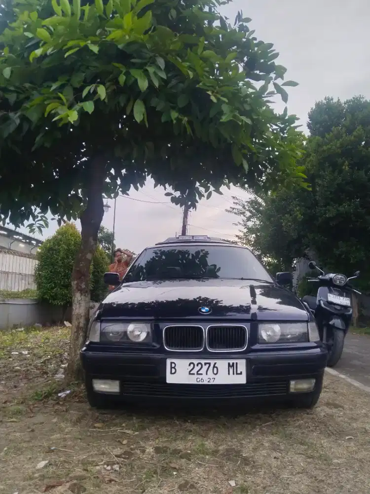 Dijual BMW 320i