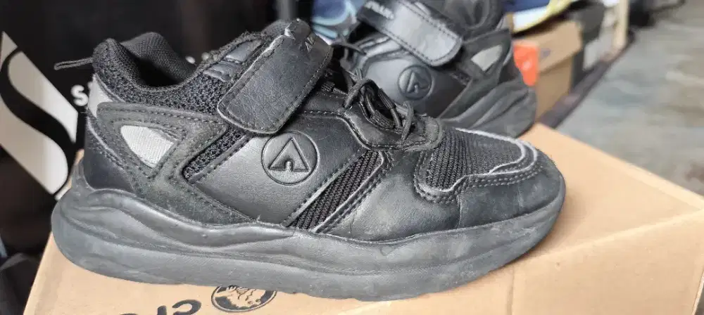 Sepatu Anak airwalk size 32