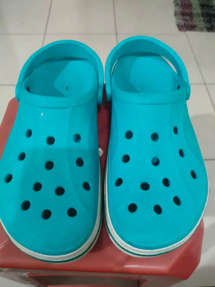 Sendal crocs ori biru toska size 10 insole 28cm preloved