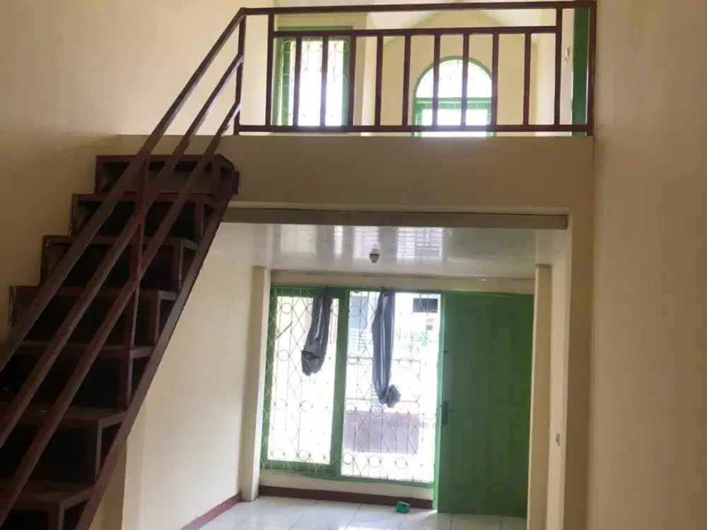 DISEWAKAN CEPAT RUMAH DI TAMAN SEMANAN