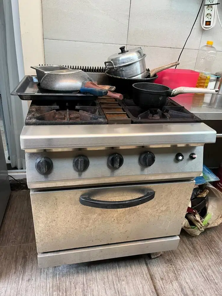 Kompor 4 tungku milik pribadi