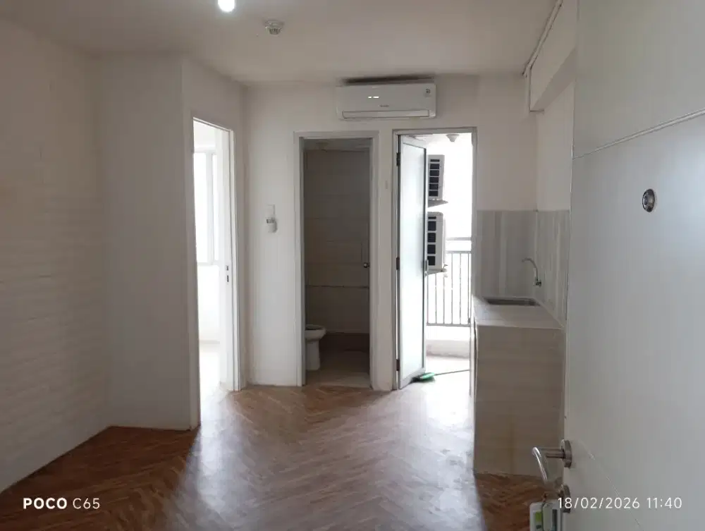 DISEWAKAN 2KAMAR HOOK KOSONGAN SIAP HUNI DIATAS MALL APARTEMEN BASSURA