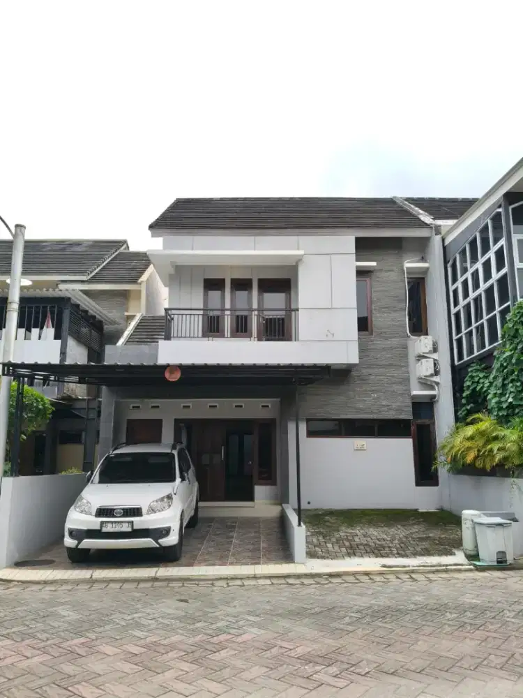 Rumah mewah dalam Perumahan elit dekat kantor balaikota di Banguntapan